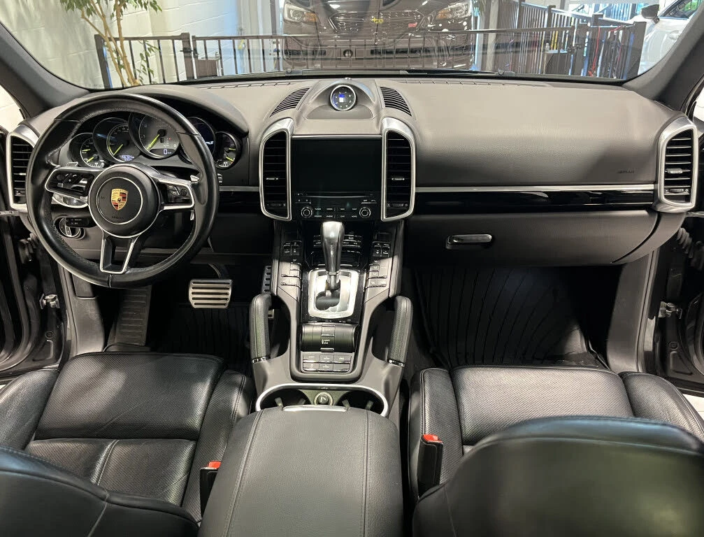 Porsche Cayenne 2017* S E-HYBRID* PLATINUM* BOSE* ОБДУХ* СОБСТ ЛИЗ, снимка 9 - Автомобили и джипове - 56185122