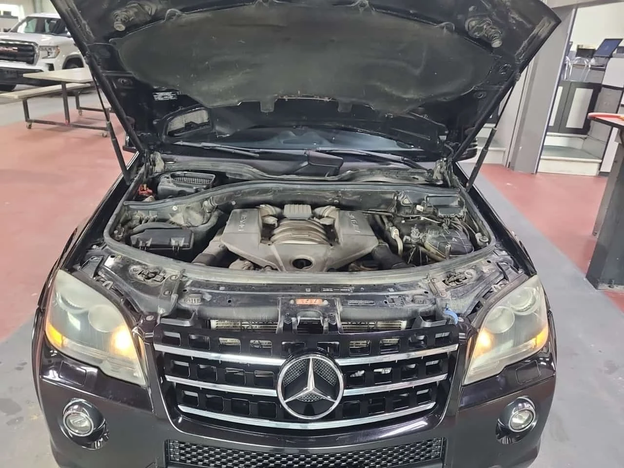 Mercedes-Benz ML 63 AMG * 4MATIC 4dr * АВТОКРЕДИТ БЕЗ ПЪРВОНАЧАЛНА ВНОСКА*, снимка 14 - Автомобили и джипове - 56230411