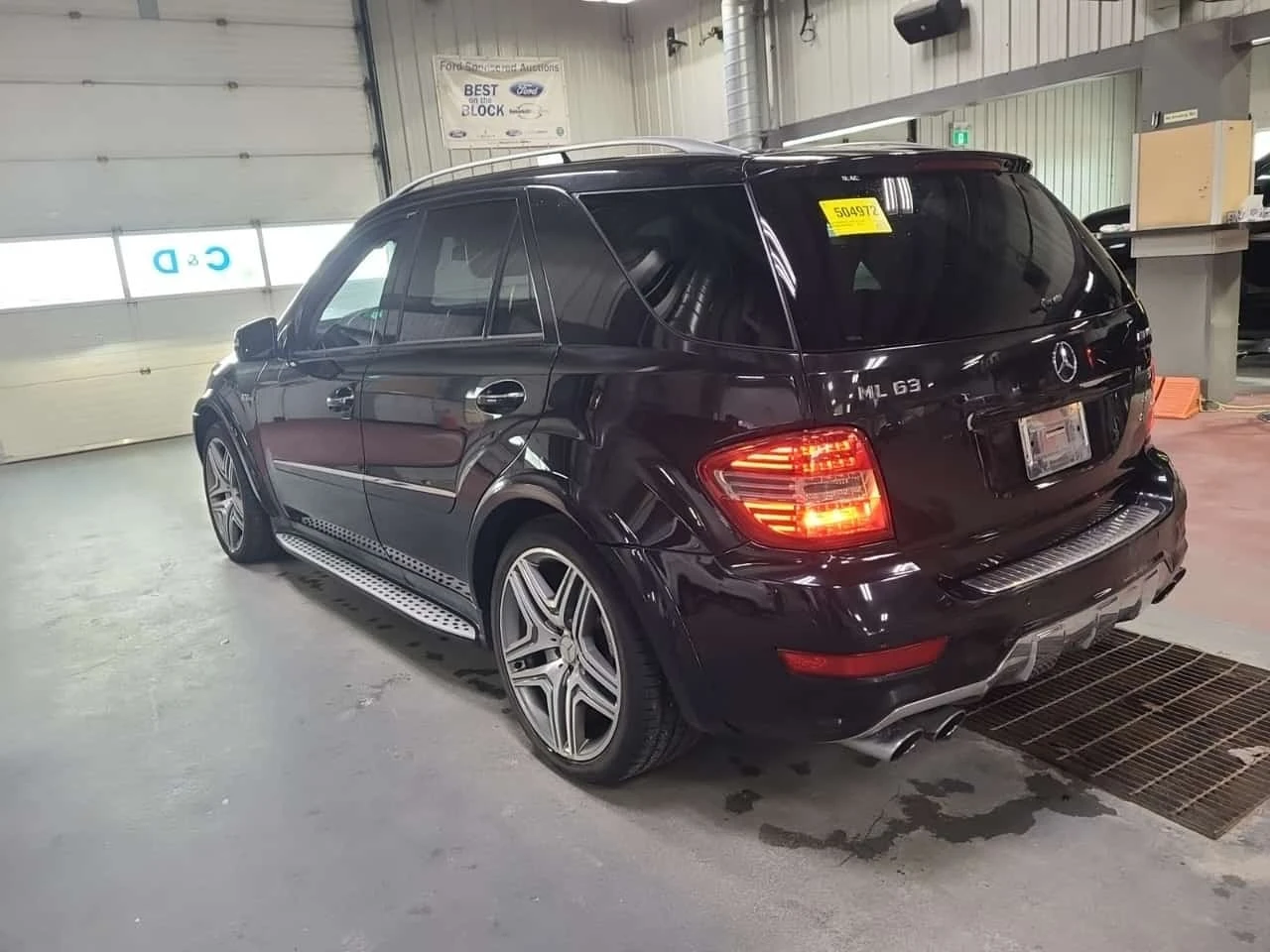 Mercedes-Benz ML 63 AMG * 4MATIC 4dr * АВТОКРЕДИТ БЕЗ ПЪРВОНАЧАЛНА ВНОСКА*, снимка 2 - Автомобили и джипове - 56230411