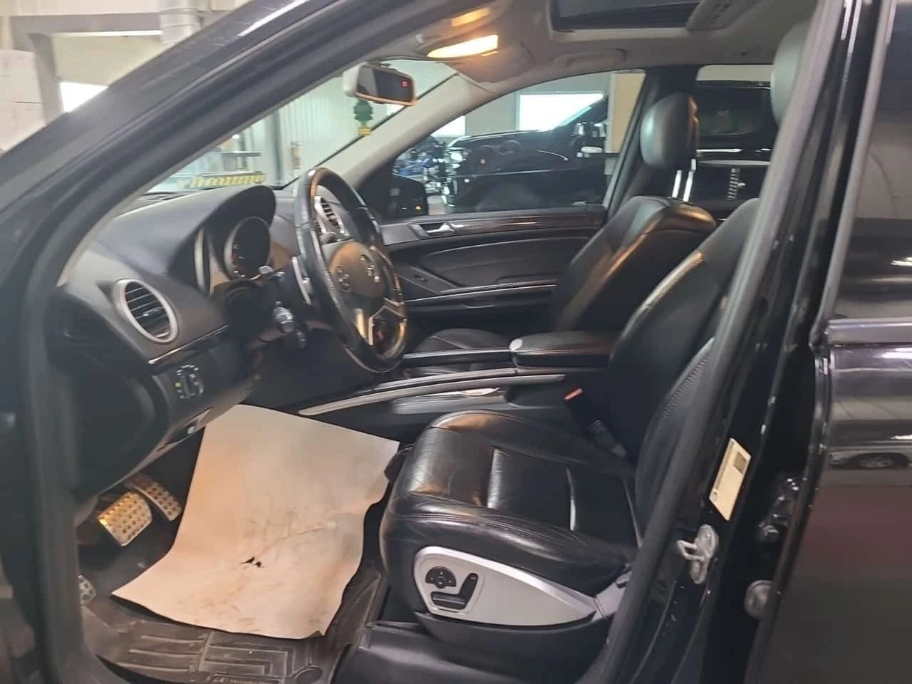 Mercedes-Benz ML 63 AMG * 4MATIC 4dr * АВТОКРЕДИТ БЕЗ ПЪРВОНАЧАЛНА ВНОСКА*, снимка 5 - Автомобили и джипове - 56230411