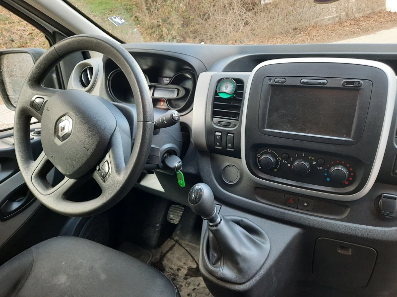 Renault Trafic, снимка 6 - Бусове и автобуси - 47786845