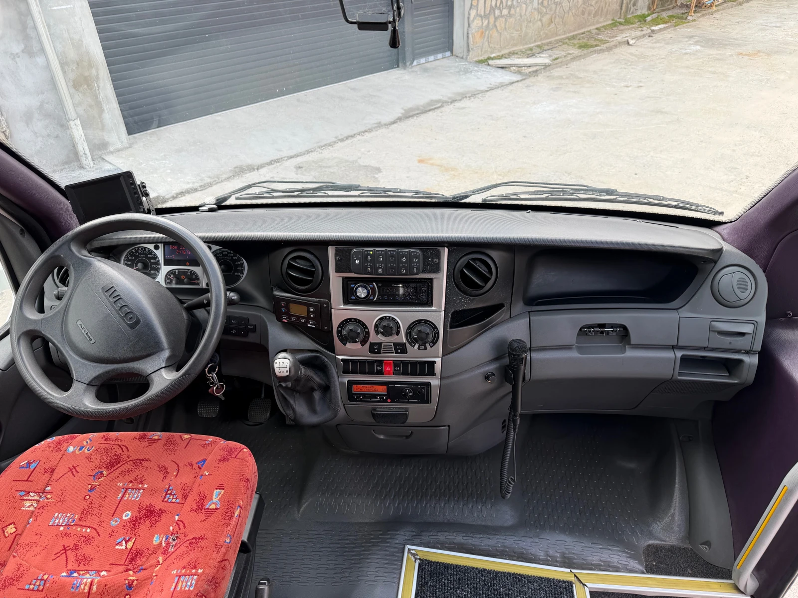 Iveco Daily ТОП СЪСТОЯНИЕ !!, снимка 9 - Бусове и автобуси - 53649440