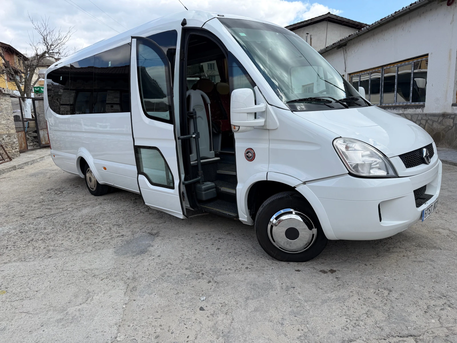 Iveco Daily ТОП СЪСТОЯНИЕ !!, снимка 6 - Бусове и автобуси - 53649440