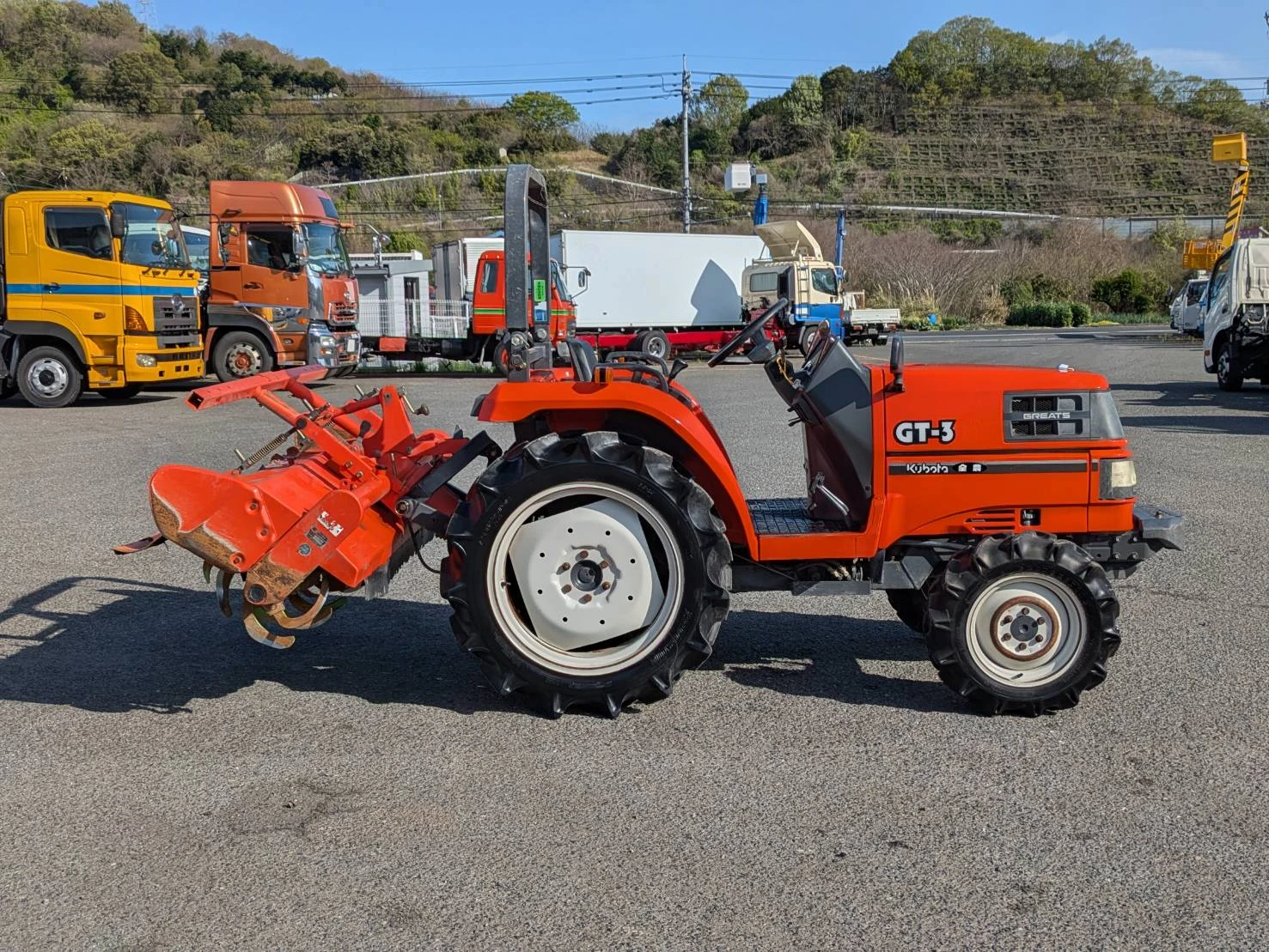 Трактор Kubota GT3, снимка 3 - Селскостопанска техника - 56070651