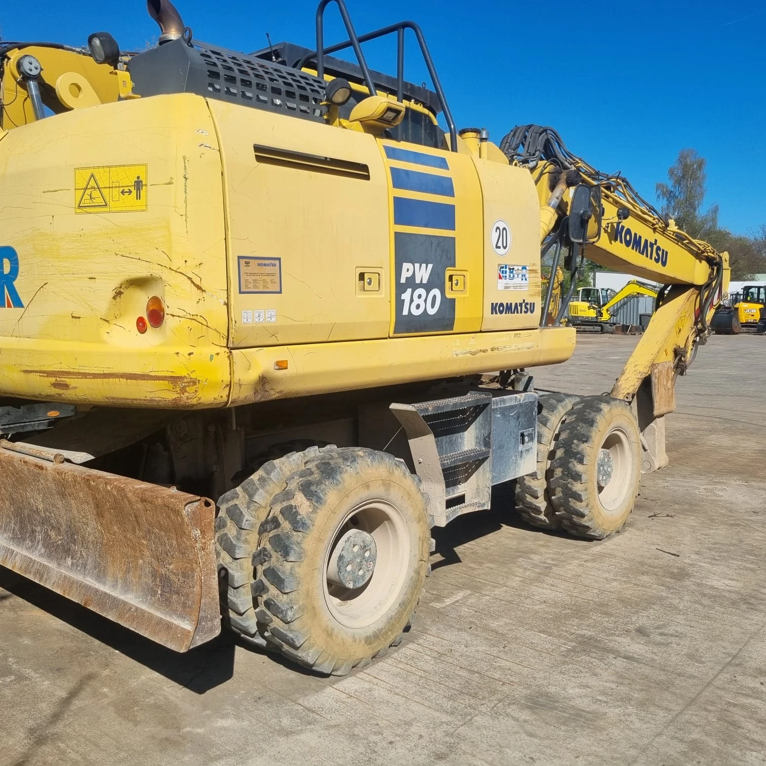 Багер Komatsu PW 180-10 - изображение 6