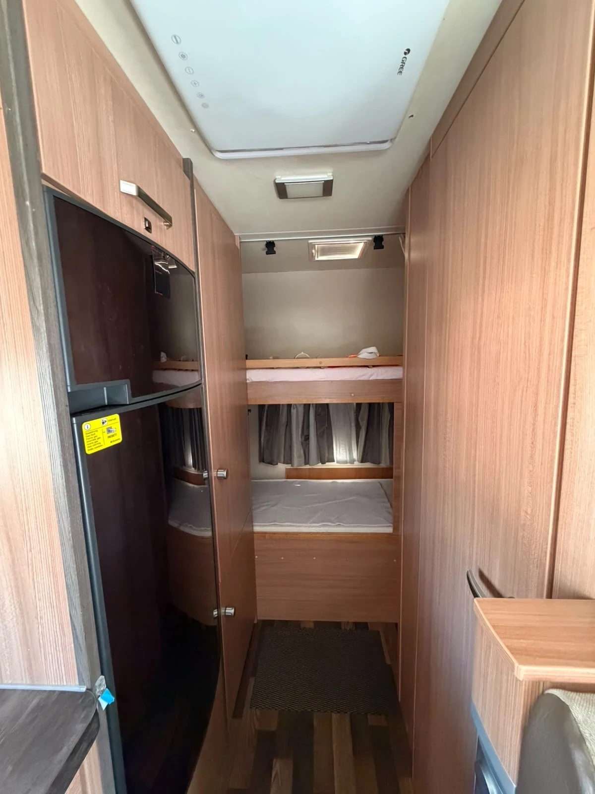 Кемпер Knaus 650DG, снимка 17 - Каравани и кемпери - 55533517