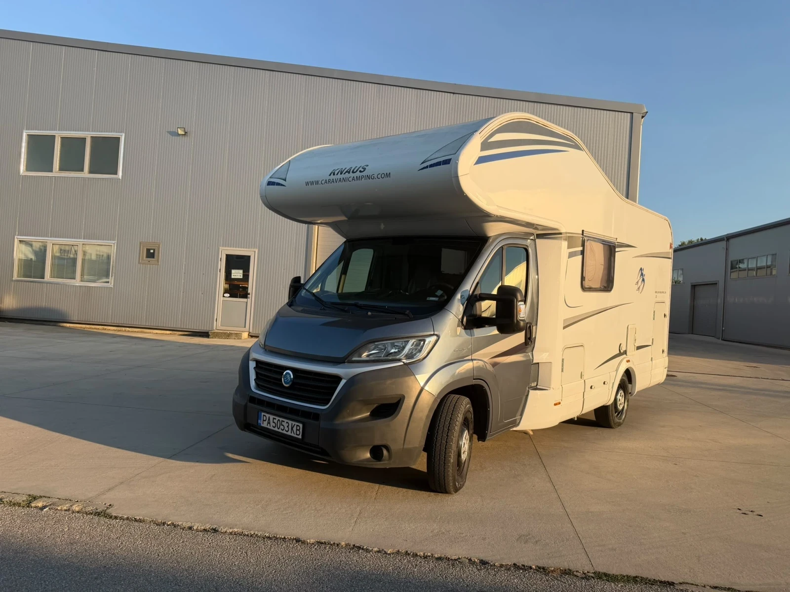 Кемпер Knaus 650DG