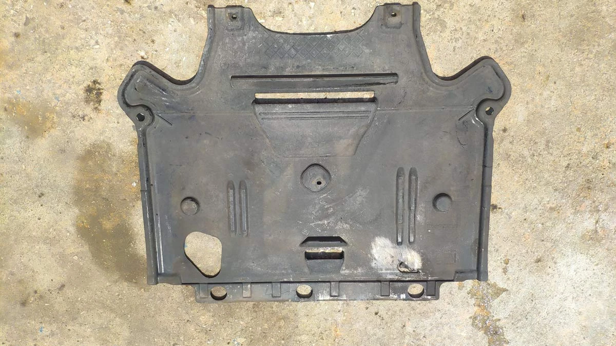 Кора под скоростната кутия Audi A5 8T 8k1863822j