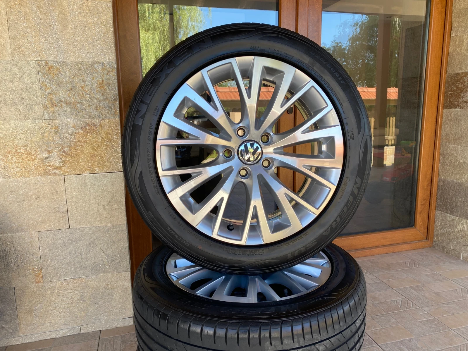 Гуми с джанти Nexen 225/50R17, снимка 2 - Гуми и джанти - 54681206