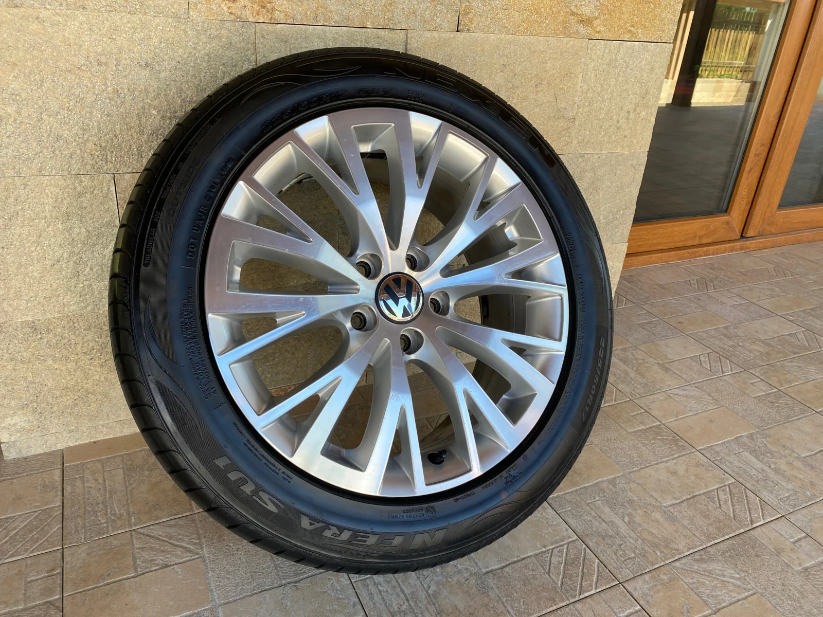 Гуми с джанти Nexen 225/50R17, снимка 3 - Гуми и джанти - 54681206
