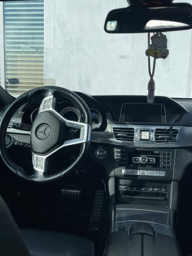 Mercedes-Benz E 250 AMG- 4 matik, снимка 4 - Автомобили и джипове - 44148853