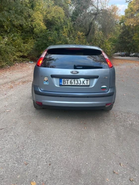 Ford Focus 2.0 - 2350 € - 61327732 8