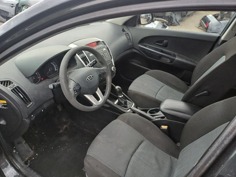 Kia Ceed 1.4i-90 кс-на части, снимка 9 - Автомобили и джипове - 47603689