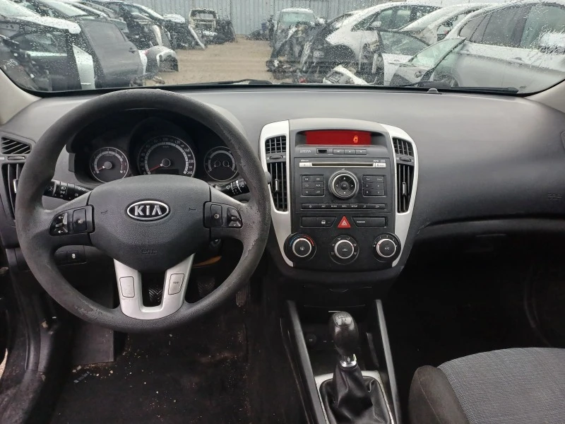 Kia Ceed 1.4i-90 кс-на части, снимка 10 - Автомобили и джипове - 47603689