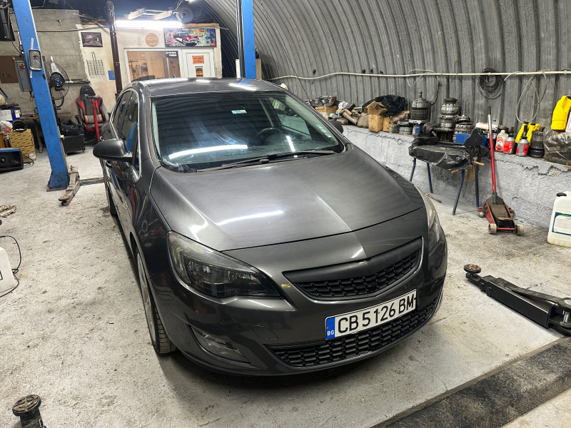 Opel Astra 1.6 turbo sport tour, снимка 5 - Автомобили и джипове - 46285743