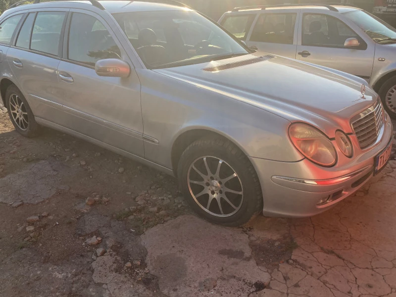 Mercedes-Benz E 270, снимка 5 - Автомобили и джипове - 46759089