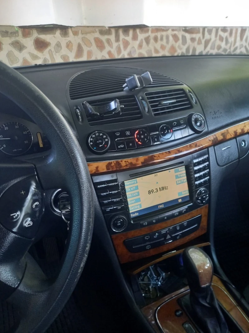 Mercedes-Benz E 270, снимка 12 - Автомобили и джипове - 46759089