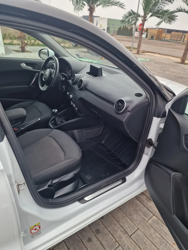 Audi A1 Sportback, снимка 12 - Автомобили и джипове - 51424621