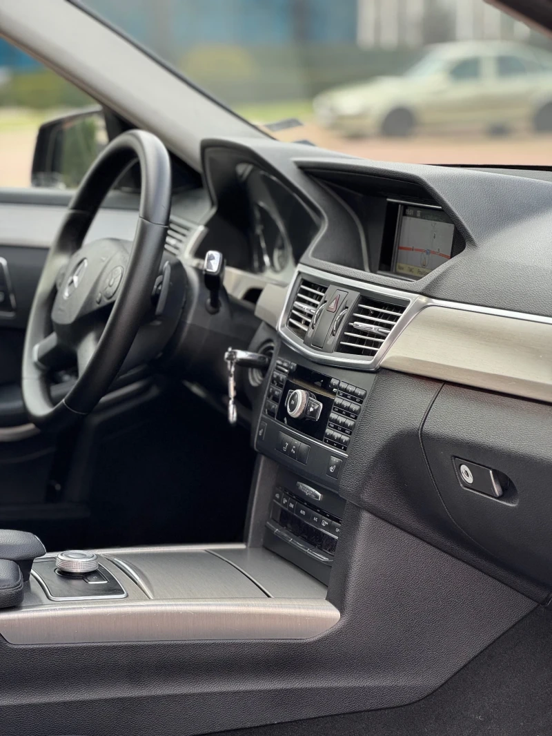 Mercedes-Benz E 300 CDI W212 V6 7G, снимка 10 - Автомобили и джипове - 51934728