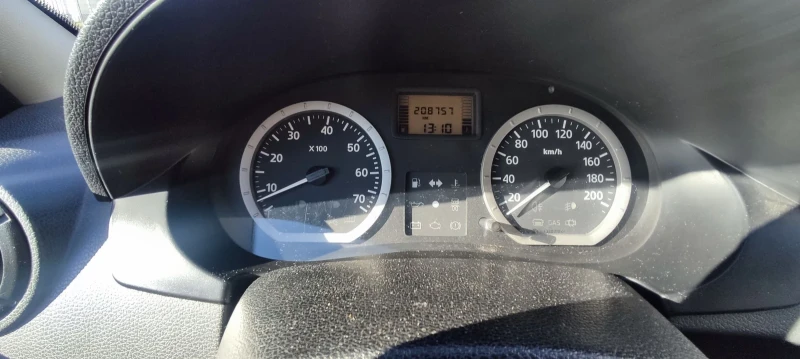 Dacia Logan 1.6MPI, снимка 9 - Автомобили и джипове - 52954498