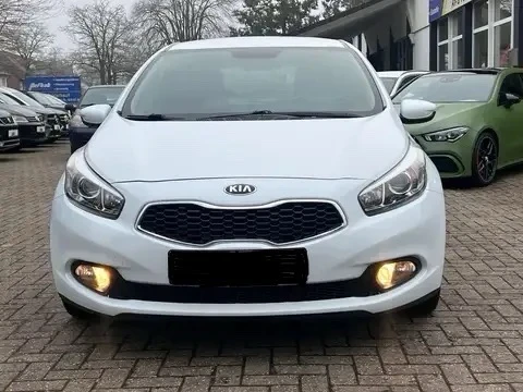 Kia Ceed 1, 6CRDI-110k.с/6ск/КАМЕРА/МУЛТИМЕДИЯ/НОВА!!!, снимка 2 - Автомобили и джипове - 49514085