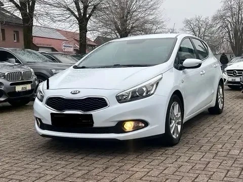 Kia Ceed 1, 6CRDI-110k.с/6ск/КАМЕРА/МУЛТИМЕДИЯ/НОВА!!!, снимка 3 - Автомобили и джипове - 49514085