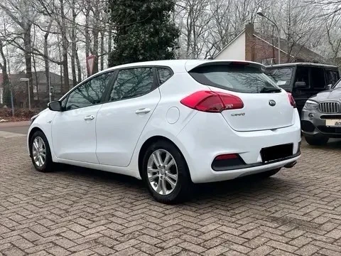 Kia Ceed 1, 6CRDI-110k.с/6ск/КАМЕРА/МУЛТИМЕДИЯ/НОВА!!!, снимка 5 - Автомобили и джипове - 49514085