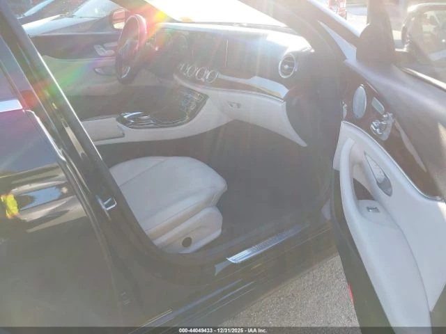 Mercedes-Benz E 300 AMG* PACK* 4MATIC* BURMESTER* �������* 360������*  | Mobile.bg � ����������� 8