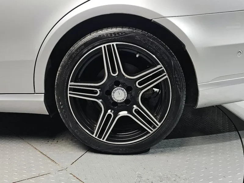 Mercedes-Benz E 200 Bluetech Avantgarde Sport - изображение 5