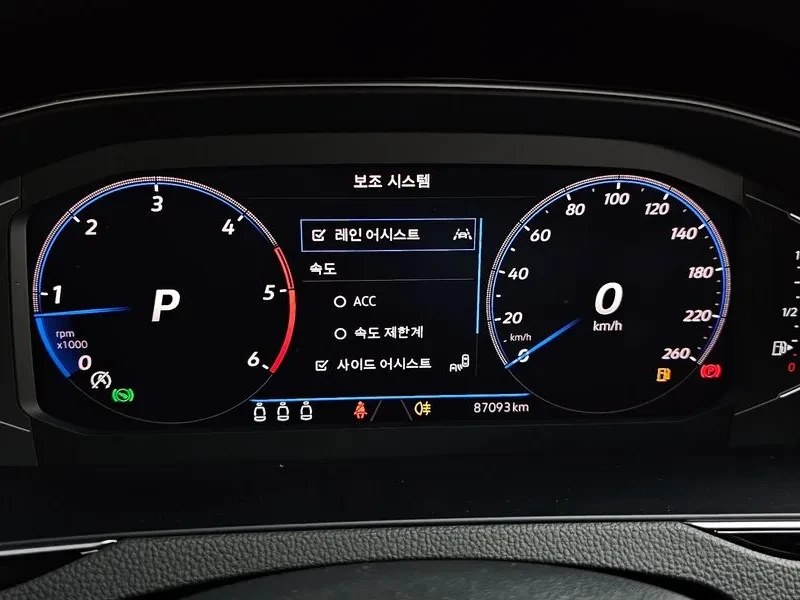 VW Passat 2.0 TDI PREMIUM, снимка 8 - Автомобили и джипове - 55264555