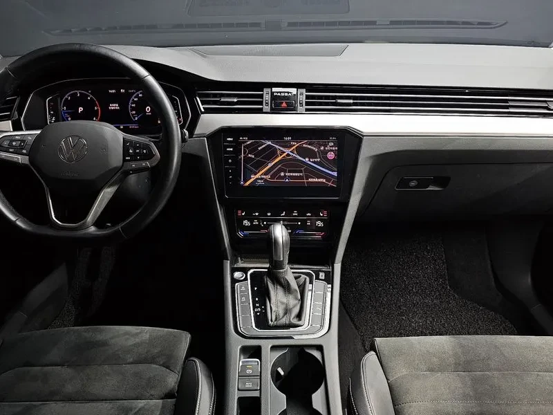 VW Passat 2.0 TDI PREMIUM, снимка 7 - Автомобили и джипове - 55264555