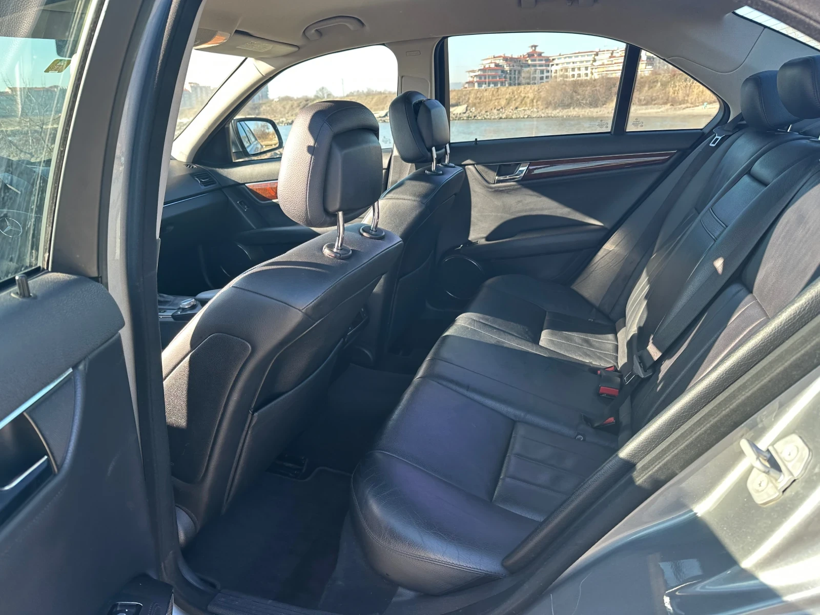 Mercedes-Benz C 300 | Mobile.bg — изображение 11