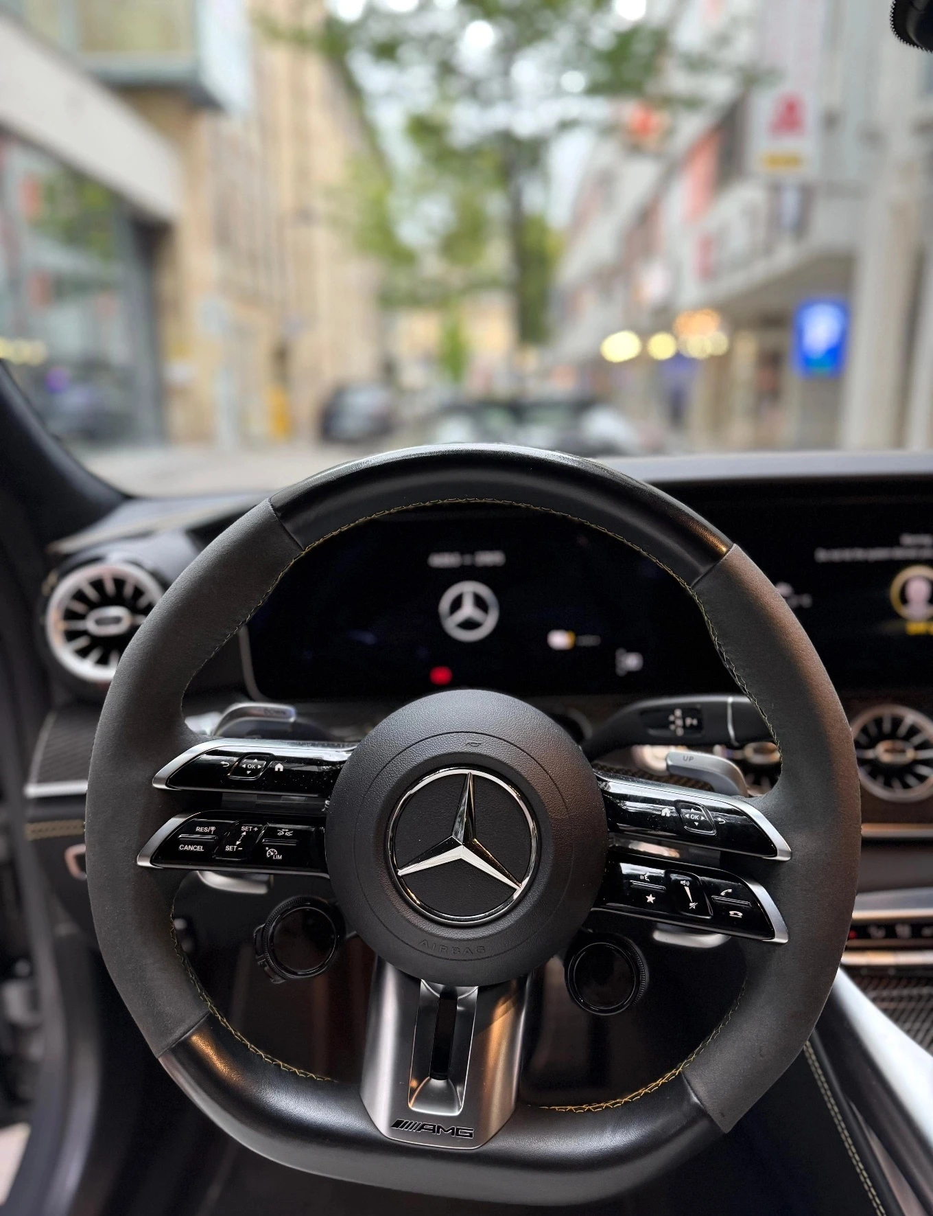 Mercedes-Benz AMG GT 63S E-PERFORMANCE - изображение 8
