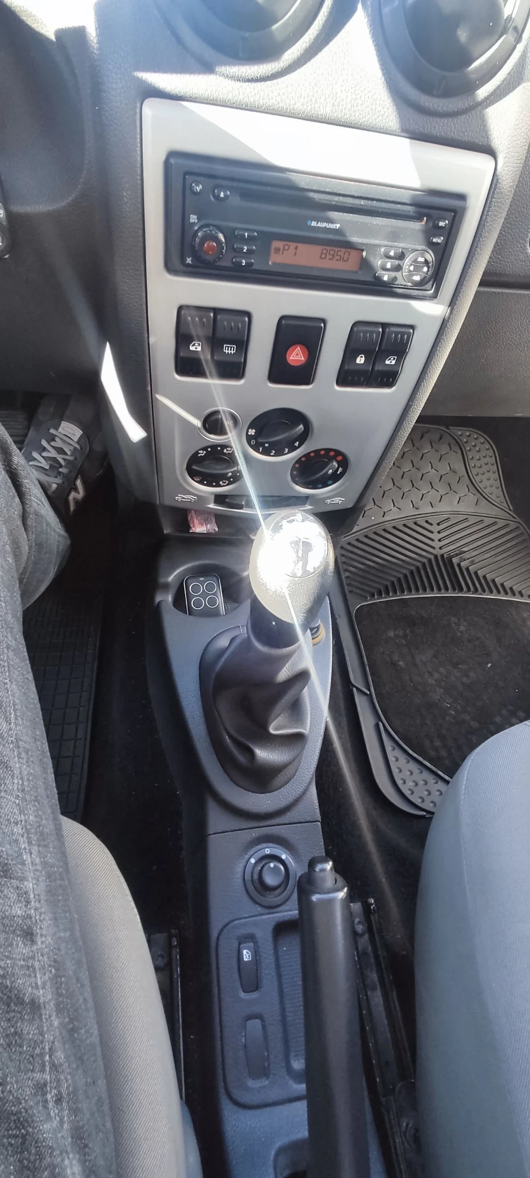 Dacia Logan 1.6MPI - изображение 10