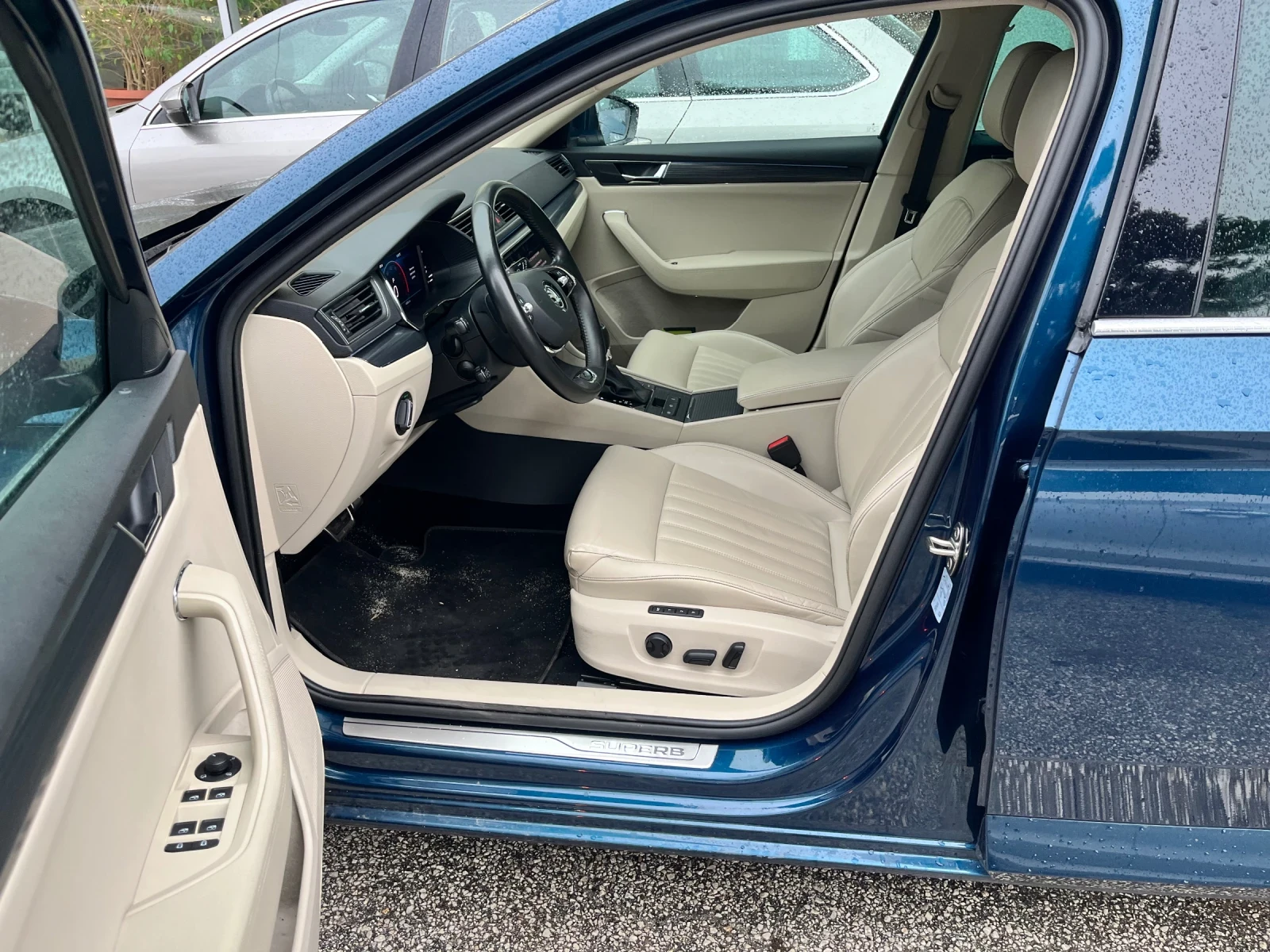 Skoda Superb 2.0TDI 7DSG 4X4 - изображение 8