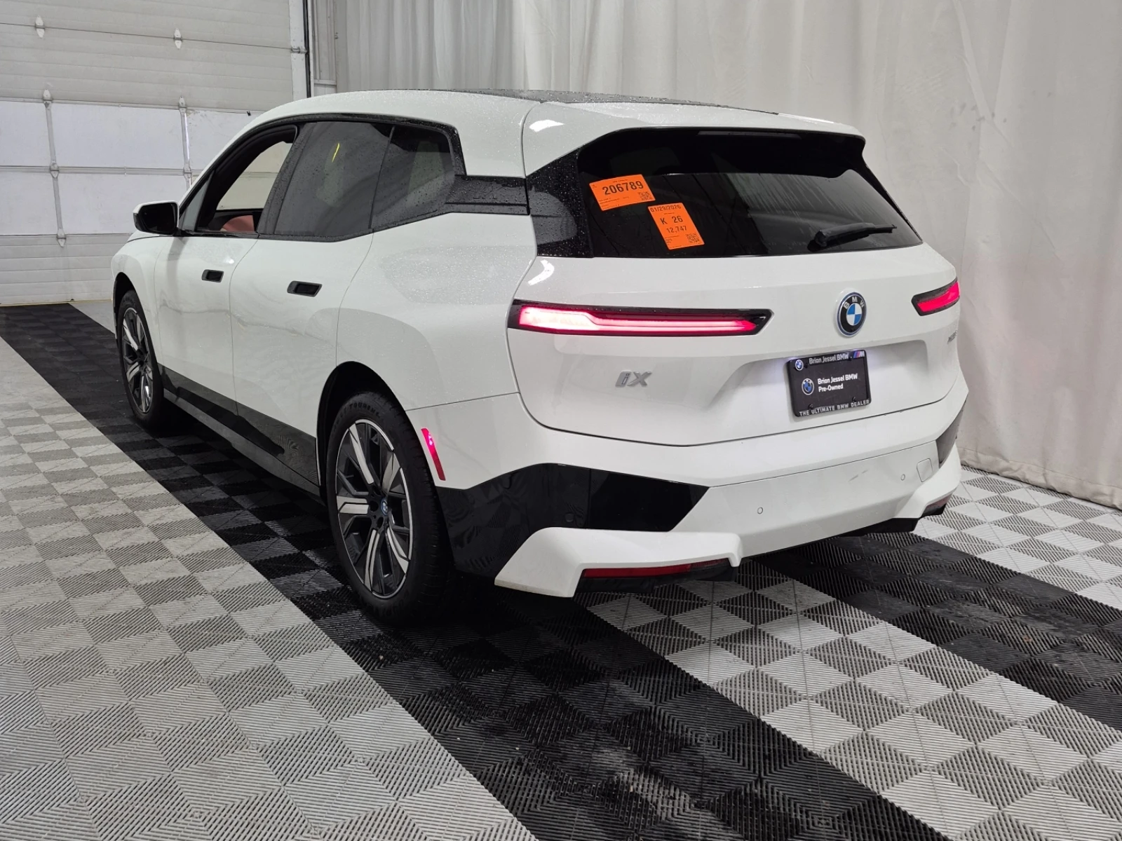 BMW iX xDrive40 - изображение 4