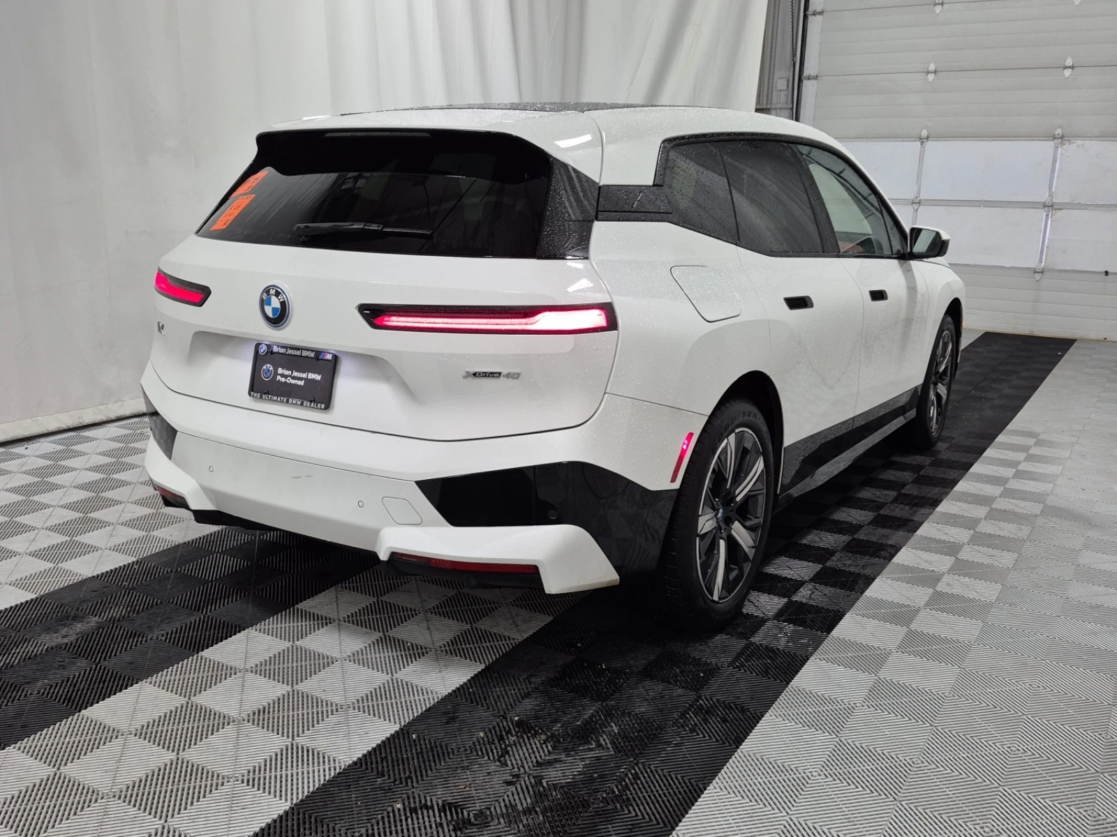 BMW iX xDrive40 - изображение 3