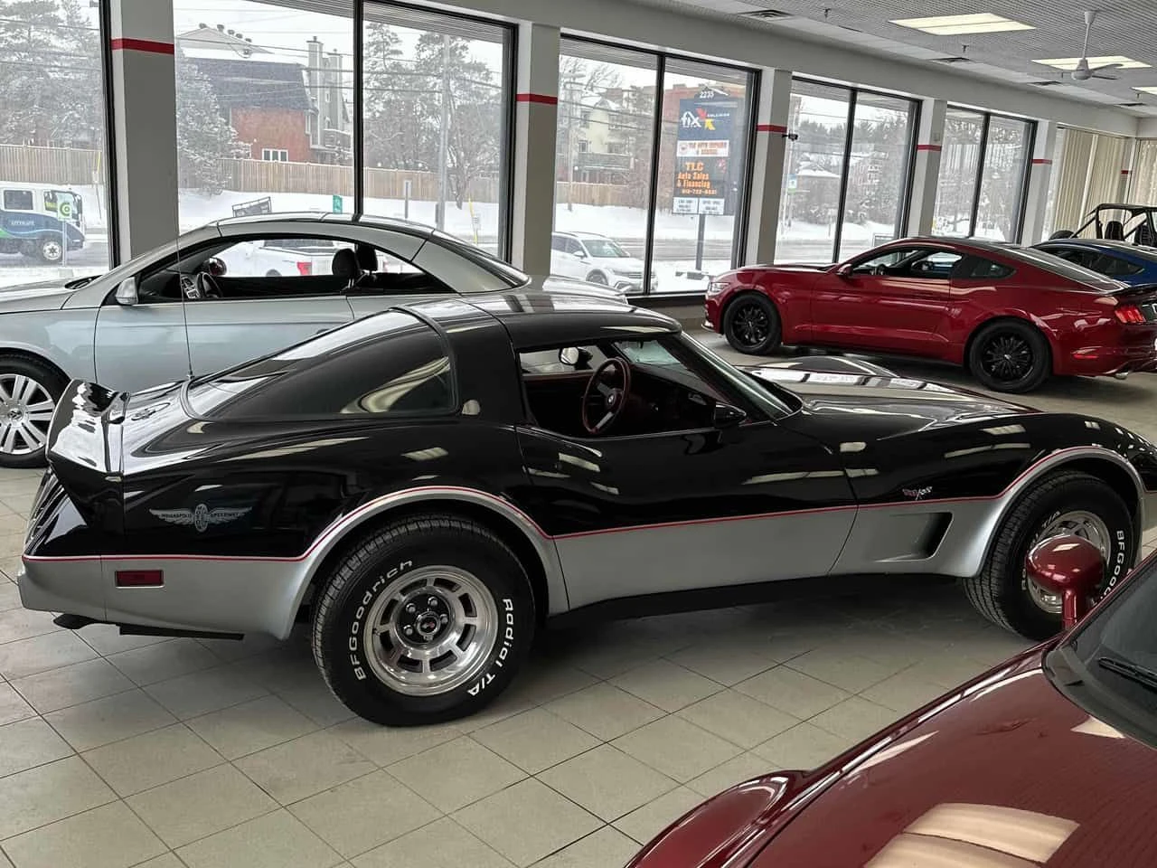 Chevrolet Corvette РЕСТАВРИРАН НАПЪЛНО ! , снимка 3 - Автомобили и джипове - 53924272