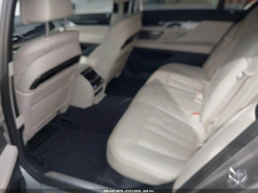 BMW 740 3l I, снимка 8 - Автомобили и джипове - 54071517