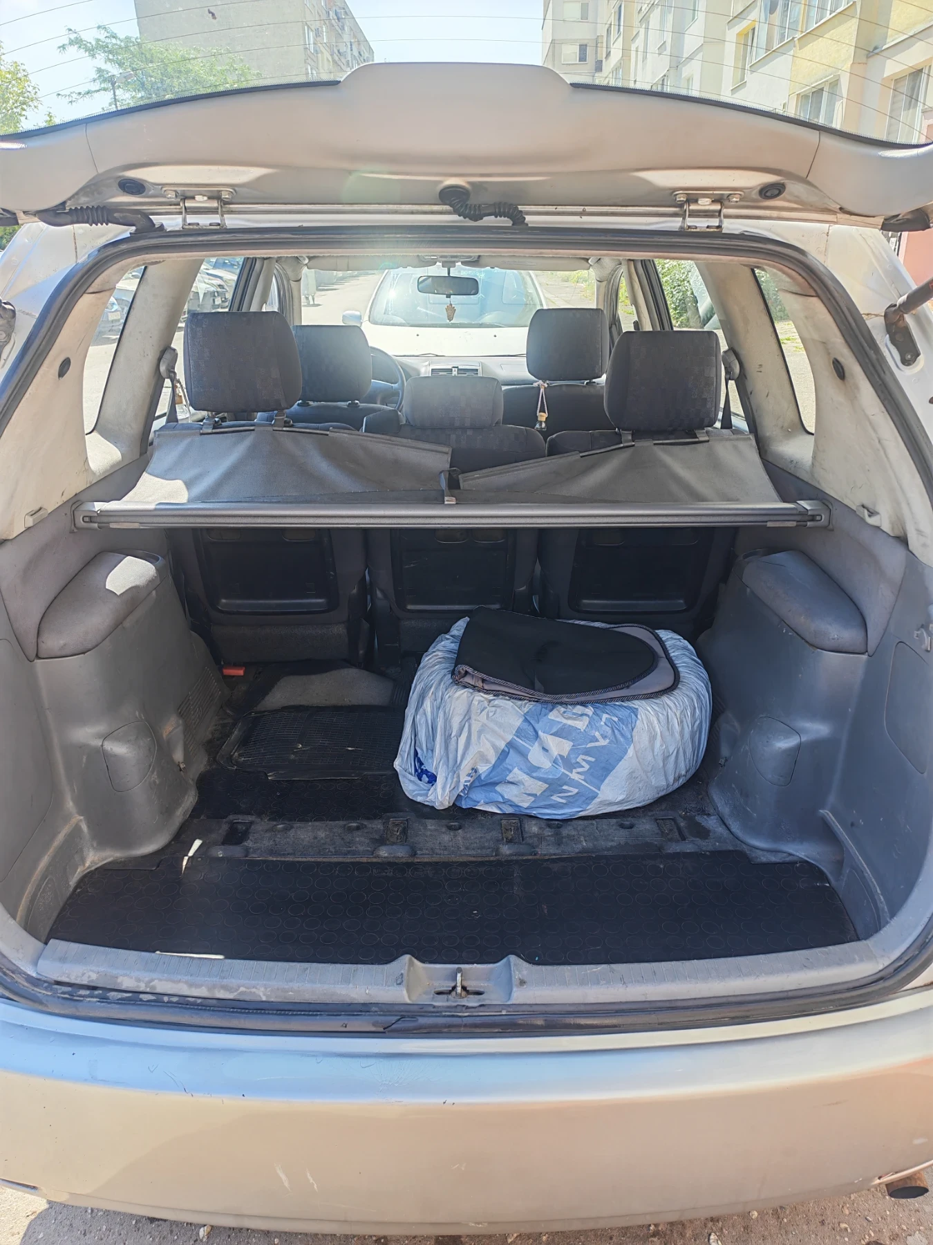 Toyota Avensis verso D4D, снимка 6 - Автомобили и джипове - 54718569
