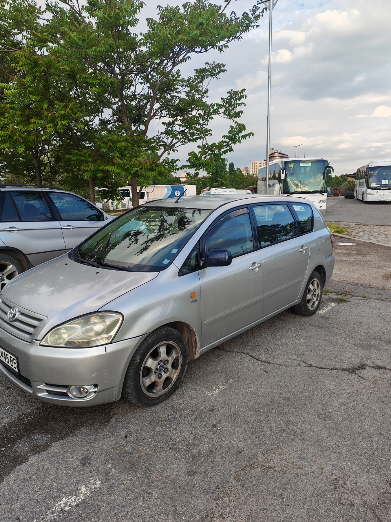 Toyota Avensis verso D4D, снимка 2 - Автомобили и джипове - 54718569