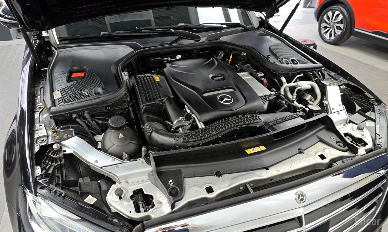 Mercedes-Benz E 300 4MATIC* EXCLUSIVE* ПОДГРЕВ* ОБДУХВАНЕ* НАВИГАЦИЯ* , снимка 14 - Автомобили и джипове - 54759906