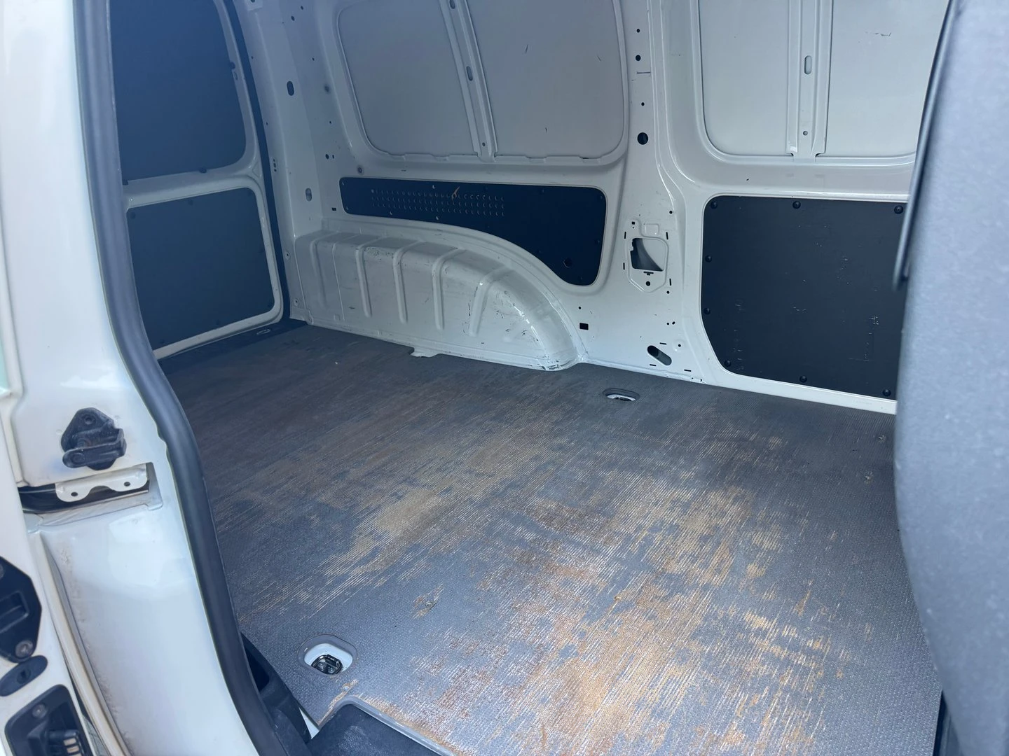 VW Caddy, снимка 5 - Автомобили и джипове - 56420627