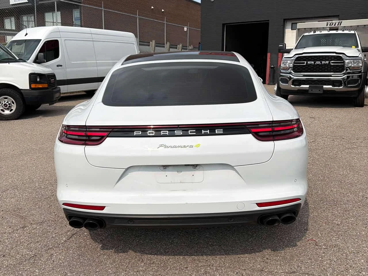 Porsche Panamera 4 HYBRID * 360 КАМЕРА* ОБДУХВАНЕ* ПАНОРАМА* , снимка 5 - Автомобили и джипове - 55458530