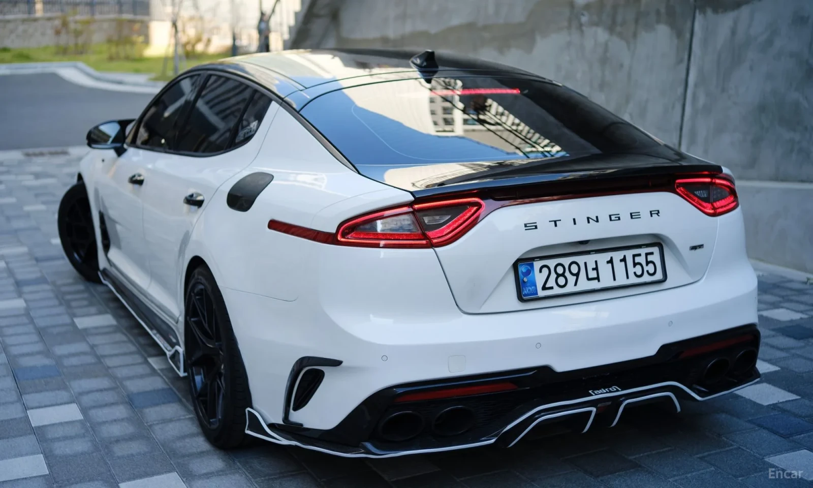 Kia Stinger 3.3 Бензин\Хед ап\360 Камери, снимка 4 - Автомобили и джипове - 55584092