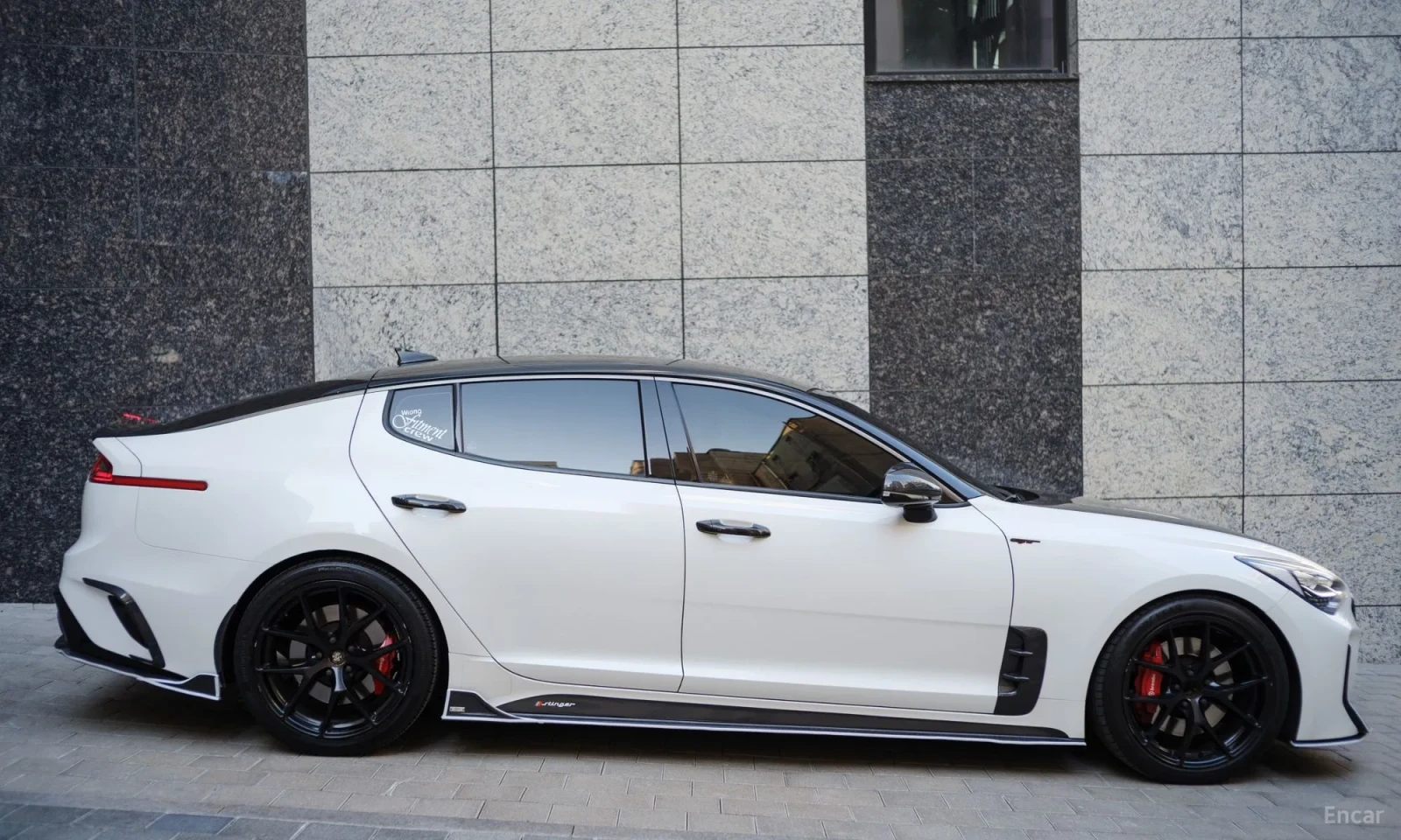 Kia Stinger 3.3 Бензин\Хед ап\360 Камери, снимка 16 - Автомобили и джипове - 55584092