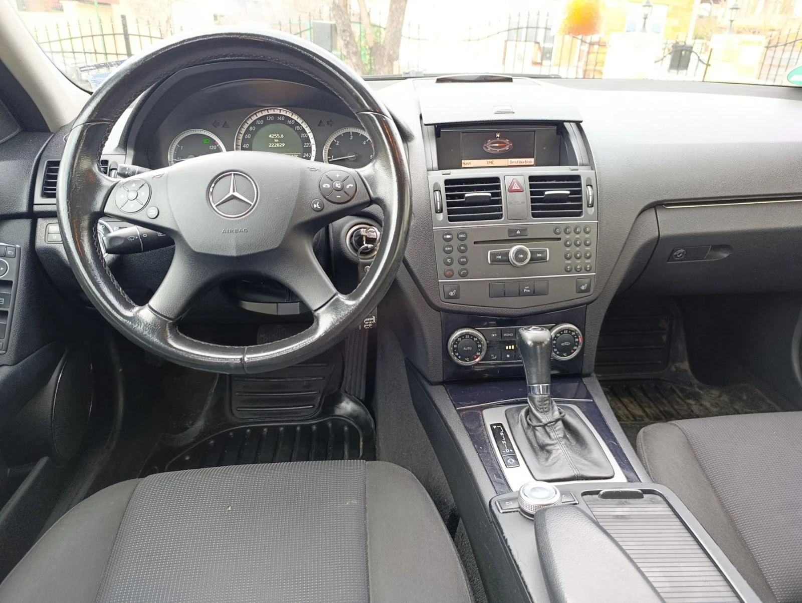 Mercedes-Benz C 220, снимка 6 - Автомобили и джипове - 56181854