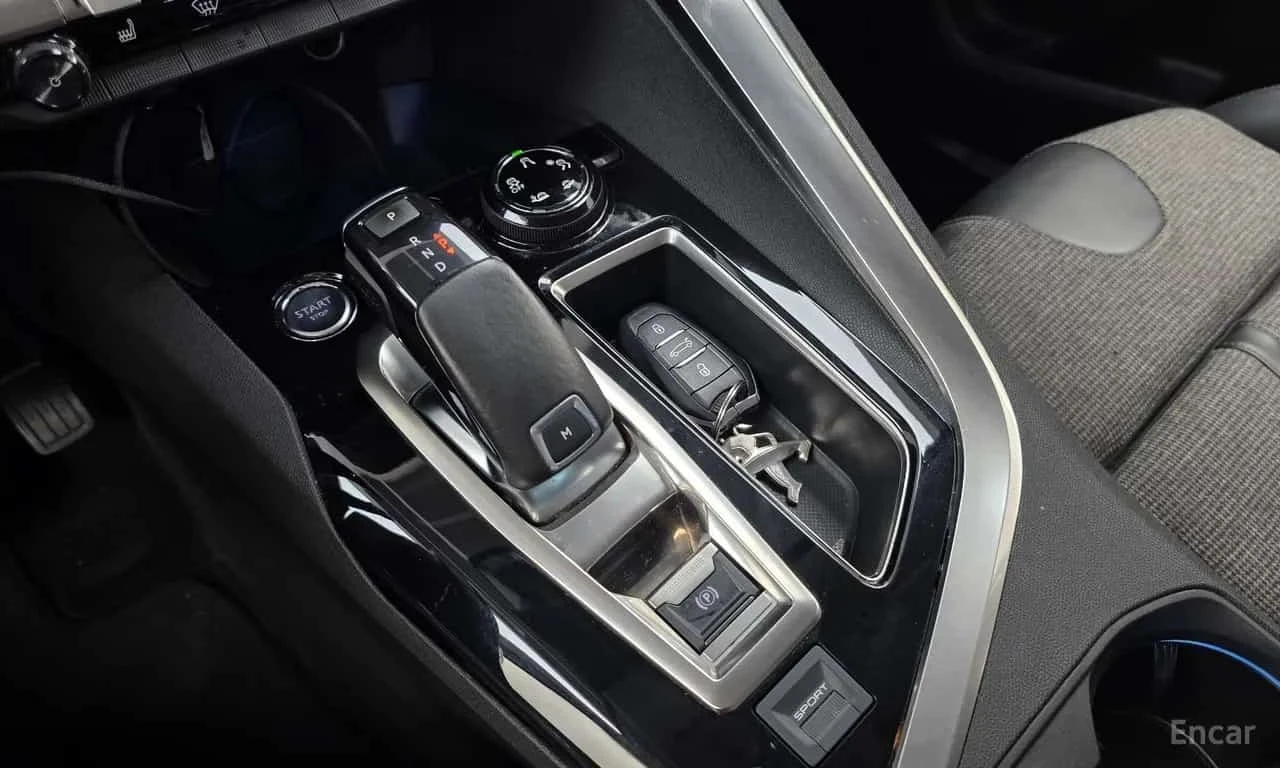 Peugeot 5008 1.6 BlueHDi Allure * ФИНАНСИРАНЕ, снимка 9 - Автомобили и джипове - 56259528