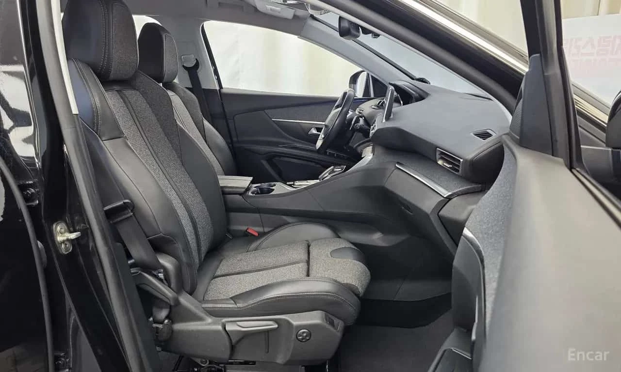Peugeot 5008 1.6 BlueHDi Allure * ФИНАНСИРАНЕ, снимка 11 - Автомобили и джипове - 56259528