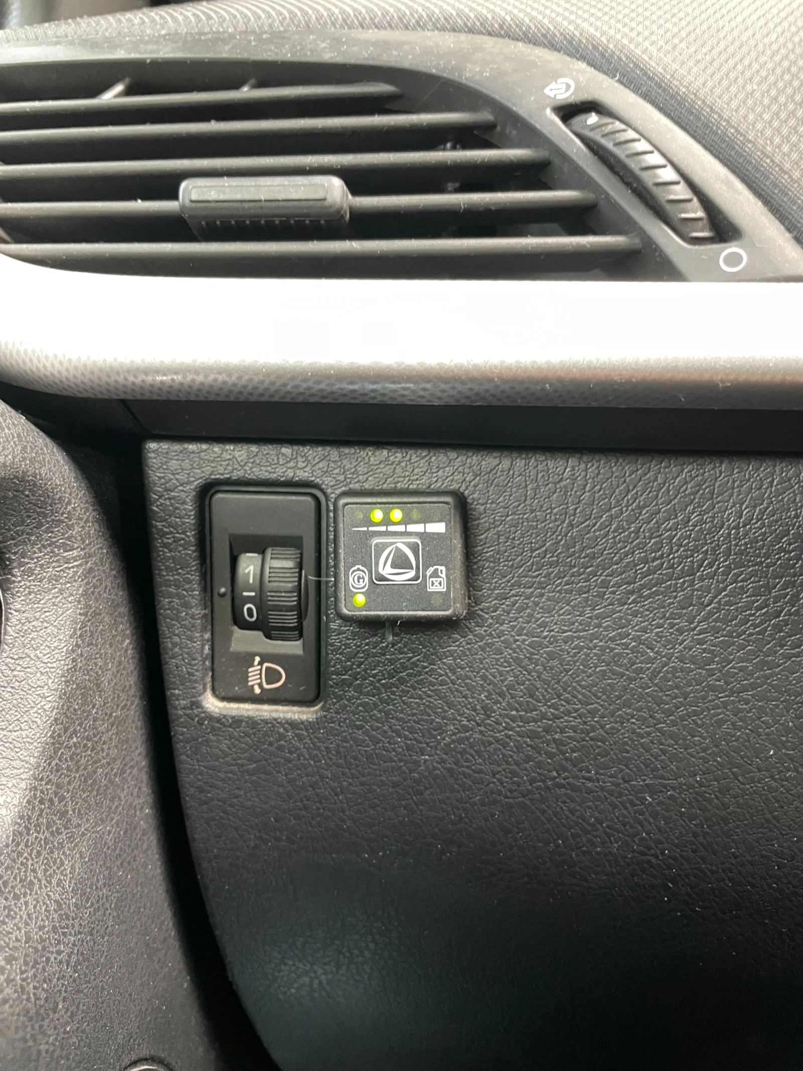 Peugeot 207 1.6 16v 109PS, снимка 13 - Автомобили и джипове - 56478021